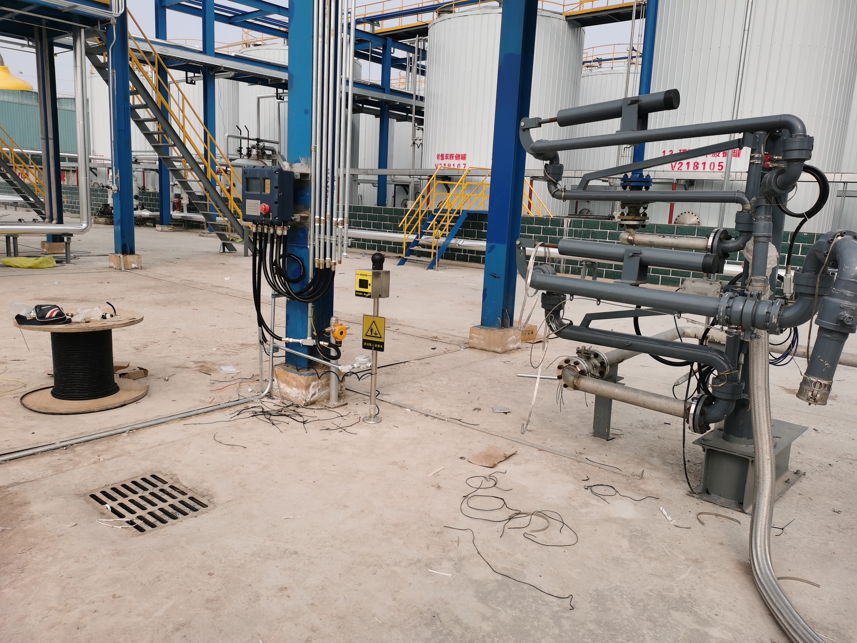 糠醛定量裝車(chē)系統(tǒng)--山東鼎諾自動(dòng)化設(shè)備有